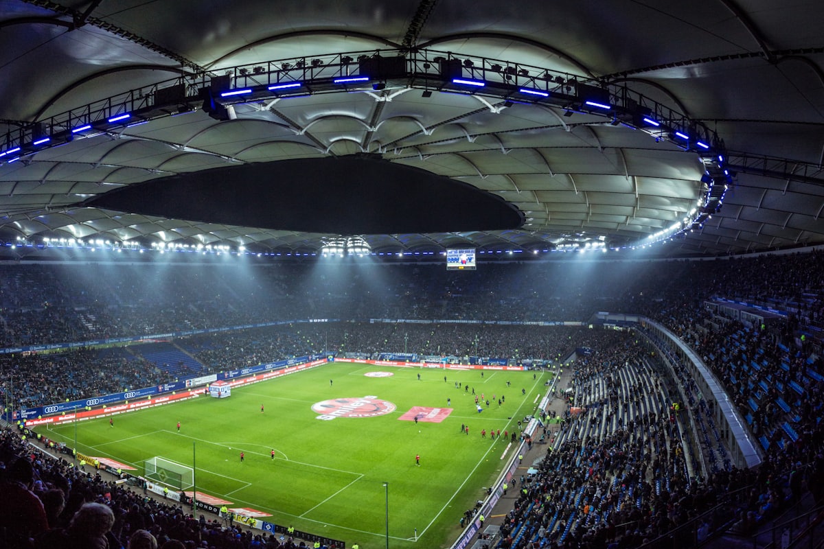 Stadion sepak bola dari sudut tinggi — ilustrasi panduan sportsbook